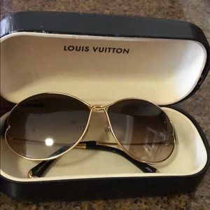Authentic Louis Vuitton sun glasses🤩🤩🤩🤩